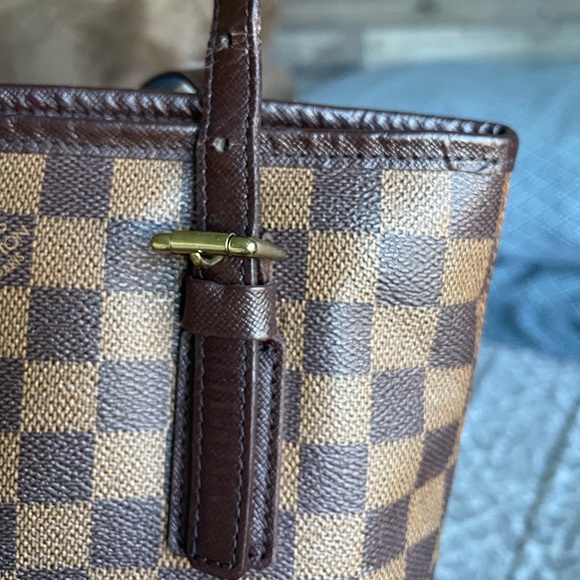 LOUIS VUITTON Damier Ebene Marais Bucket - Picture 3 of 13